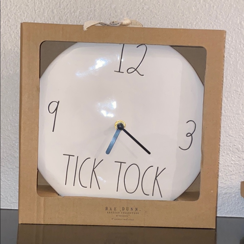 NIB 🕰 Tick Tock 🕰 by Rae Dunn.